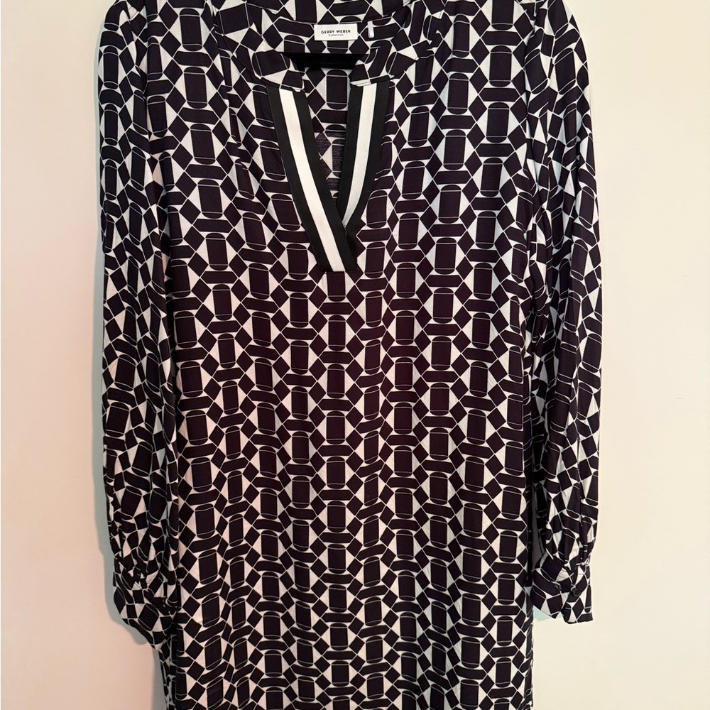 Gerry Weber Black and White Geometric Blouse